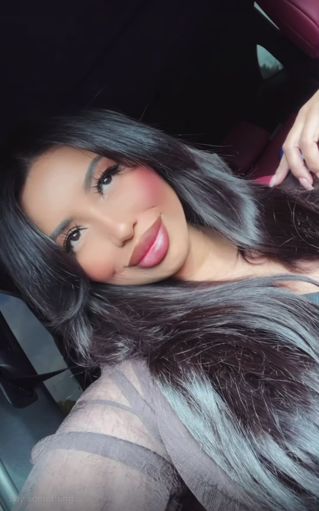 @Vee🖤