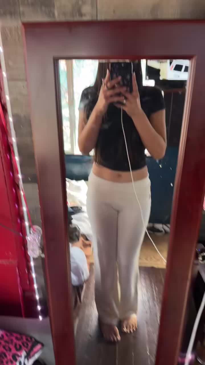@ᴀɴɪ ʙᴇᴀʀ🧸✝️