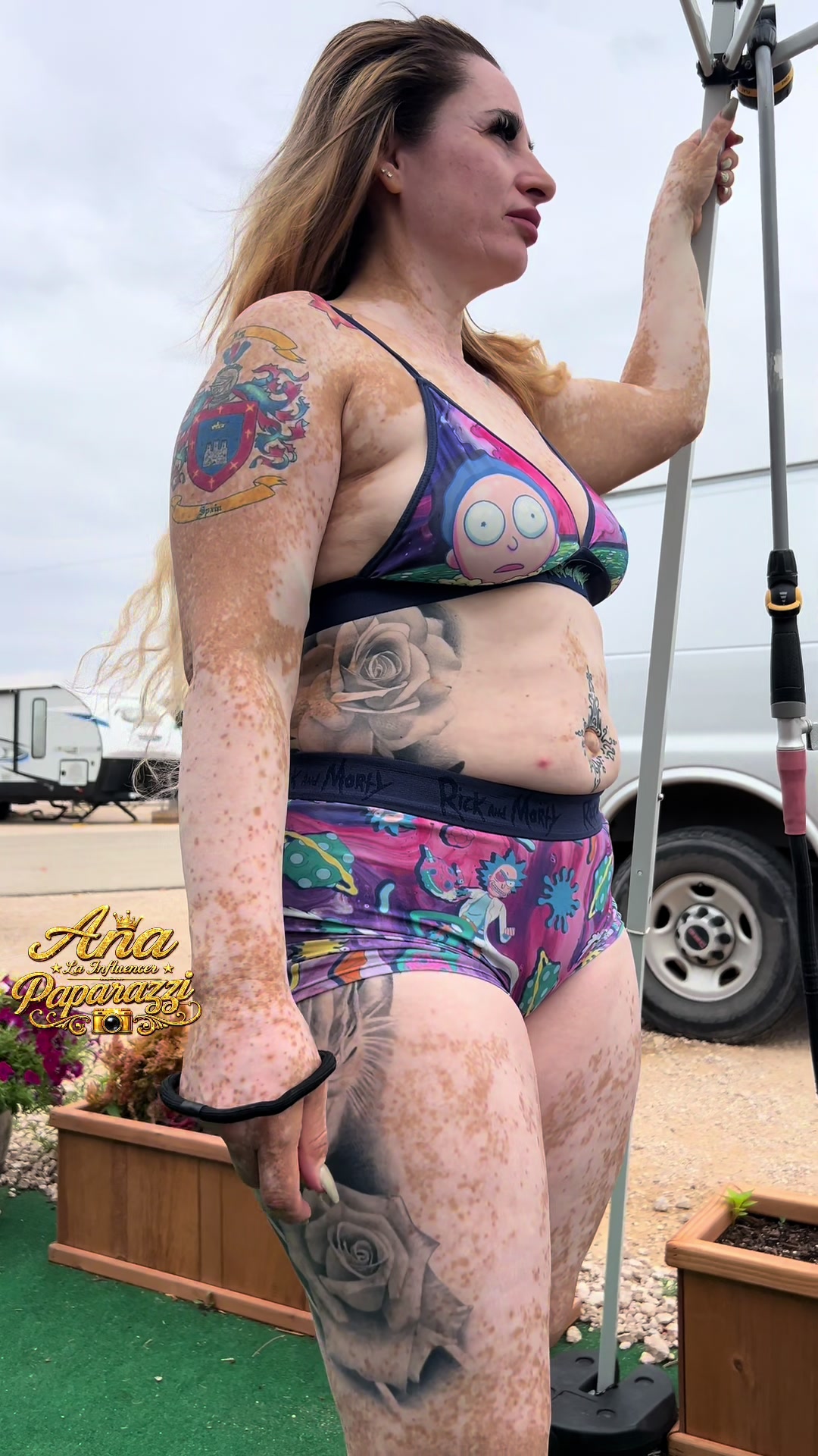 @analainfluencerpaparazzi