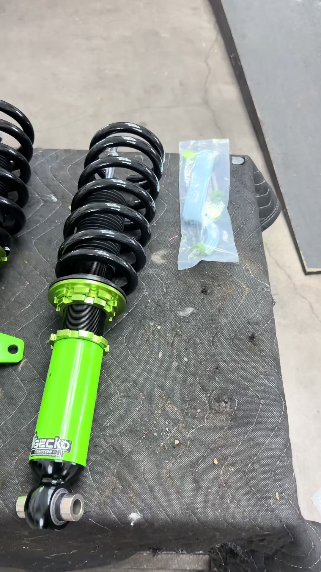 @4LOW  CONCEPTS SUSPENSION SHOP
