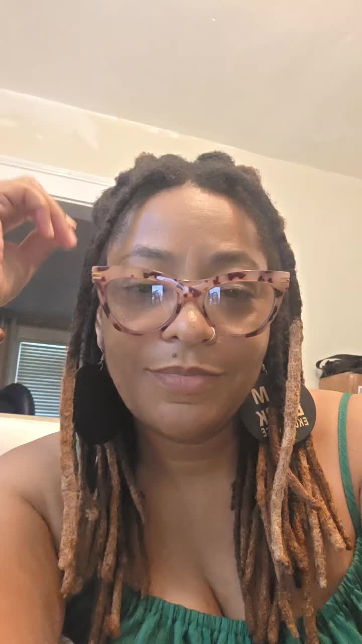 @Tee