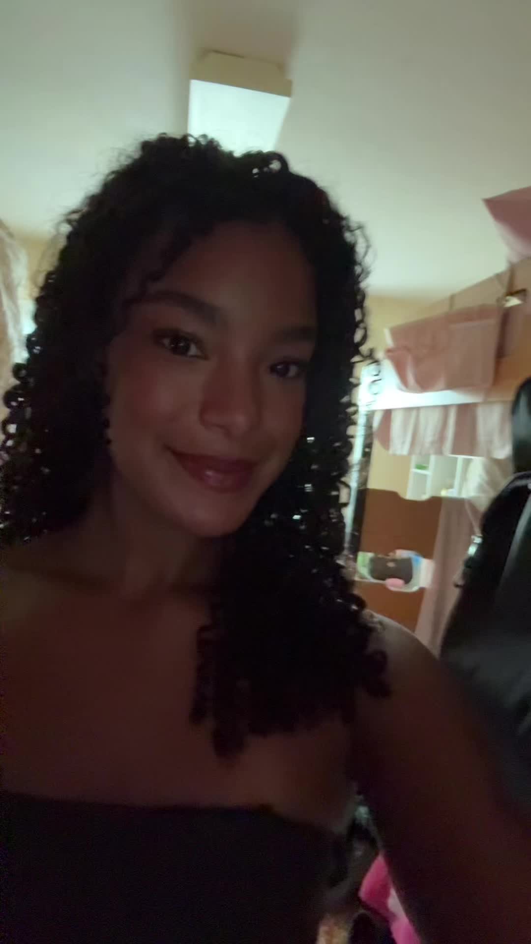 @Ava