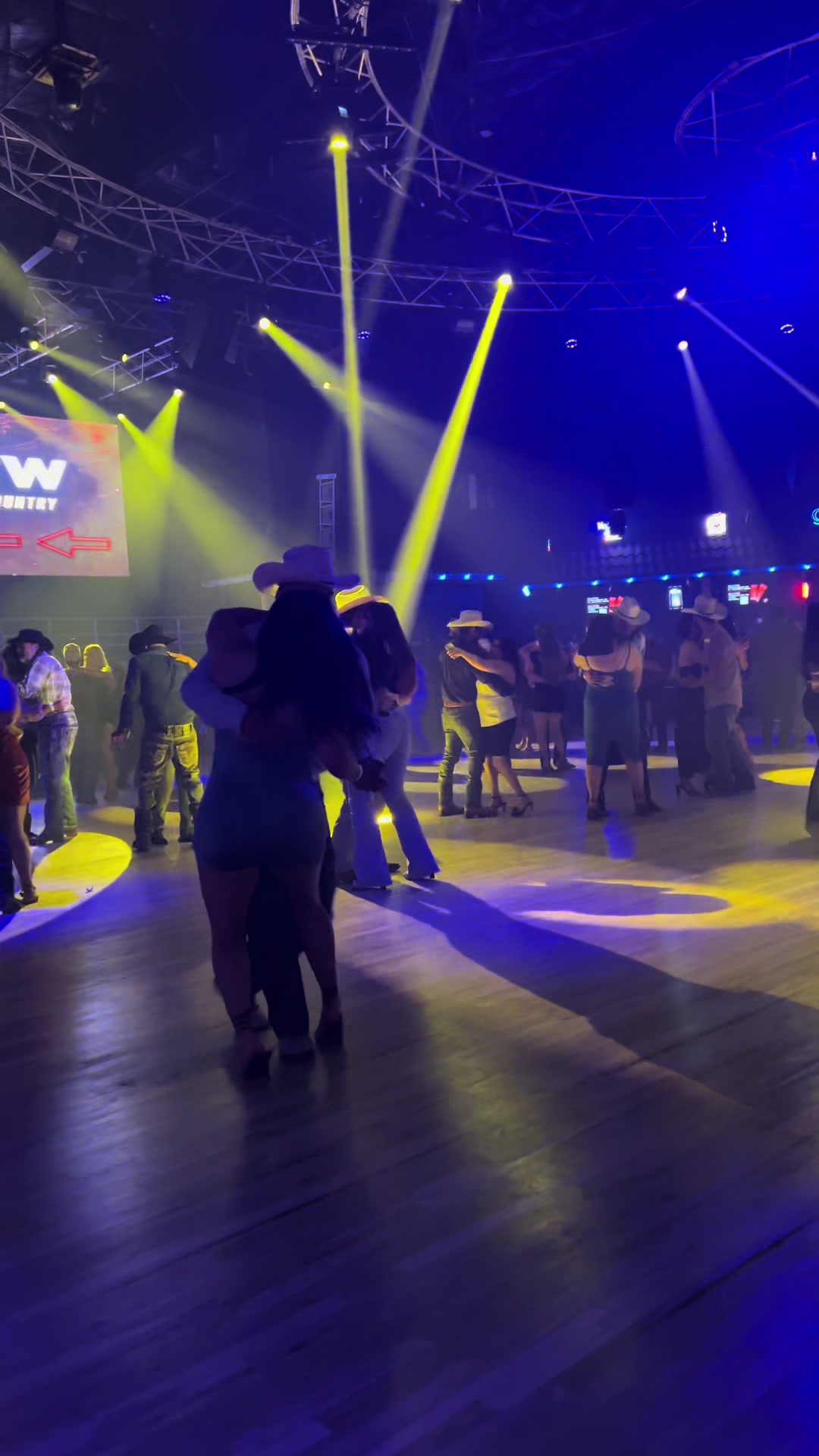 @Bailes Con Victoria