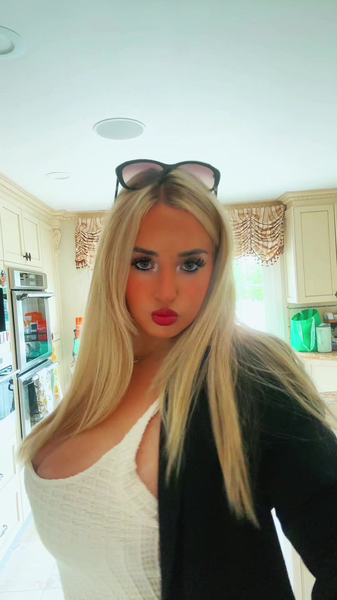 @globalblonde