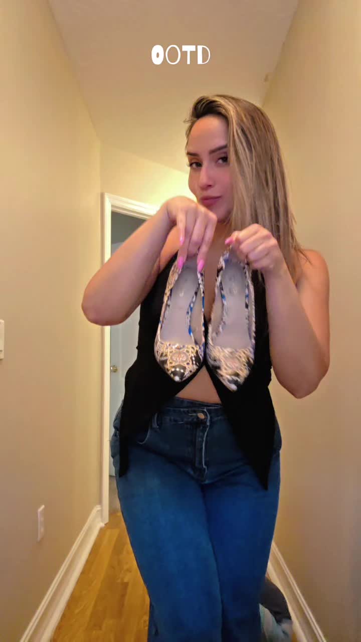 @Ѵєℓνєтαυяα 9/15 ♡