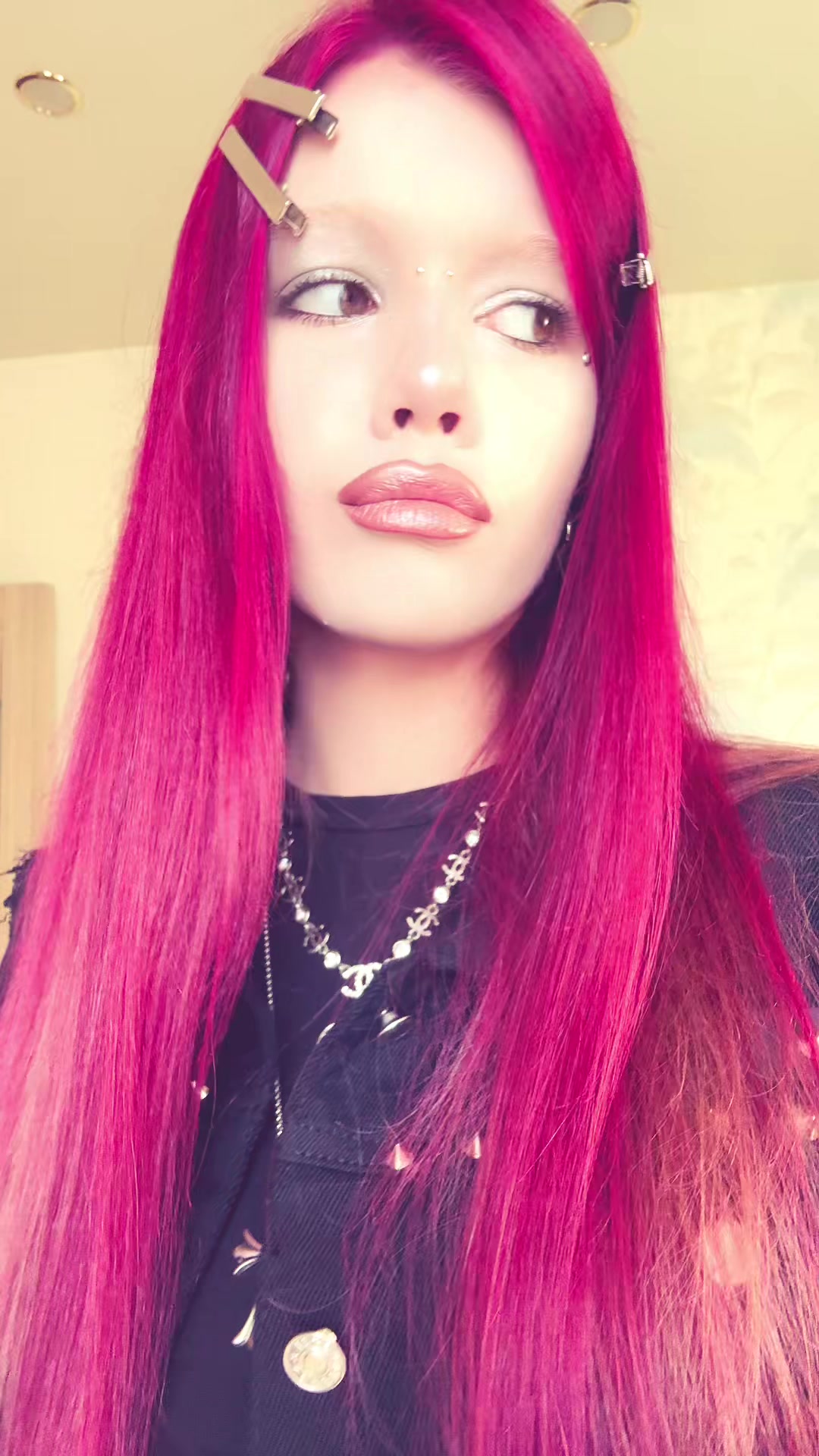@why¿doesn’tthisbitchloveme<3