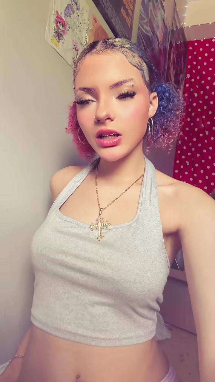 @🥳
