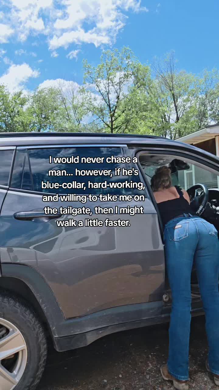 @KellyBelly