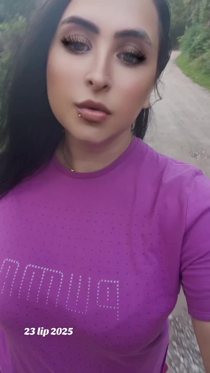 @Czoorna💋😈