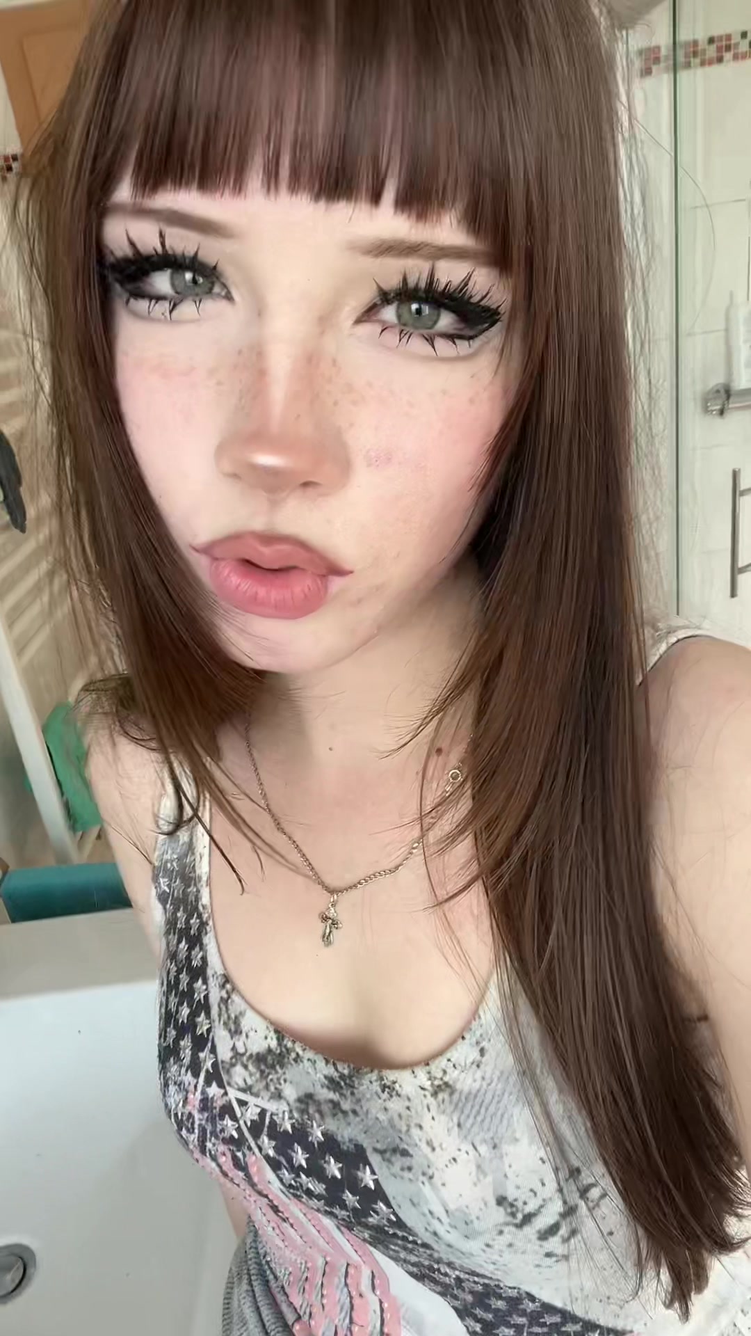 @nicole