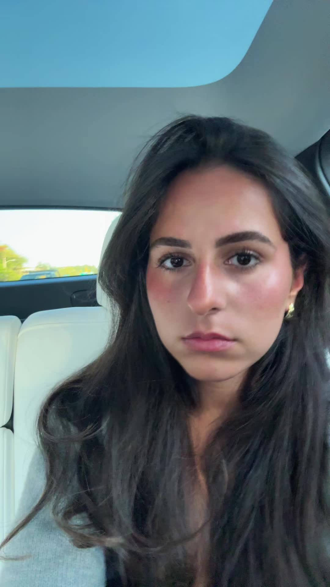 @ella?