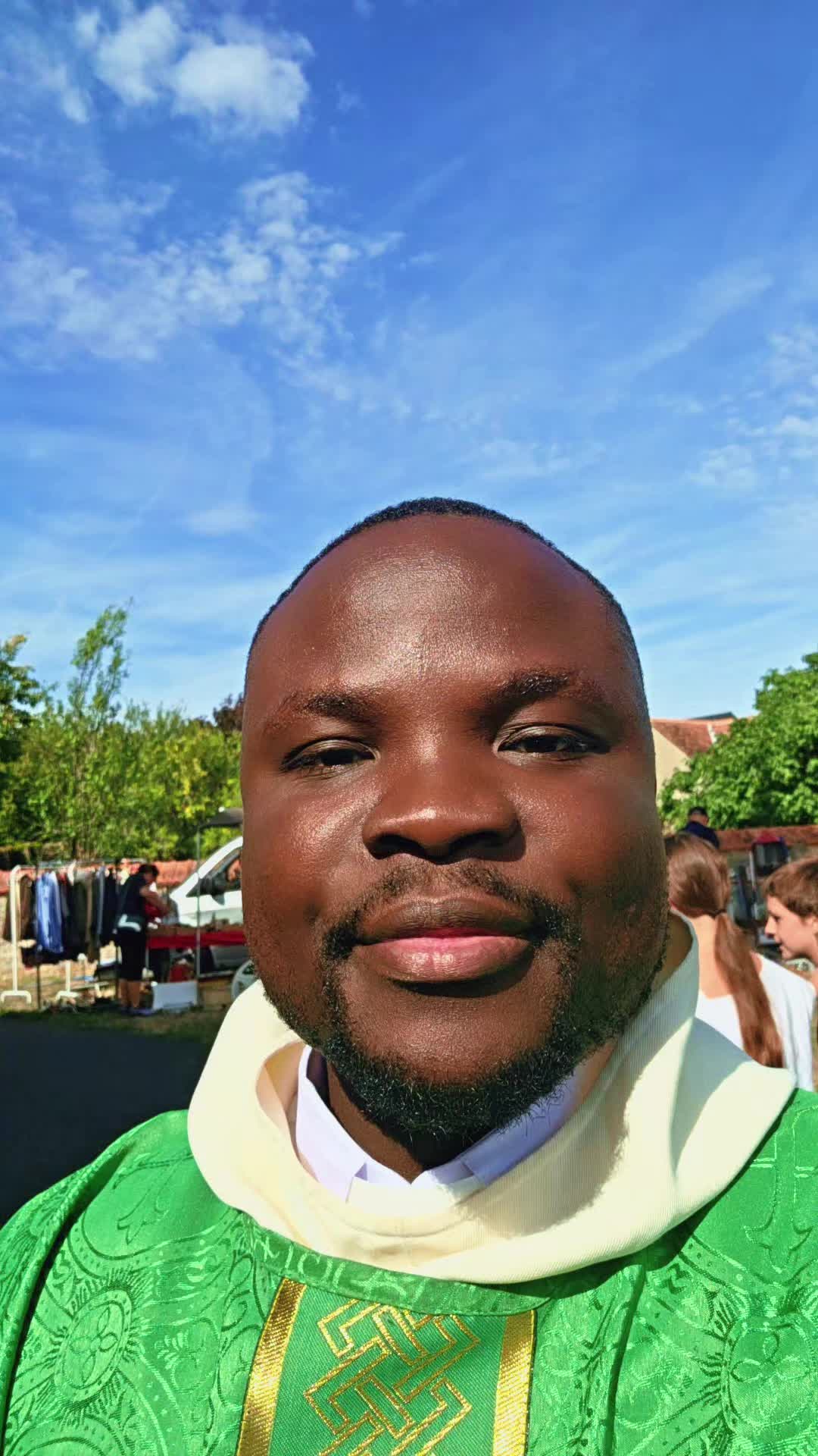 @Padre Précieux 🇨🇵🇻🇦
