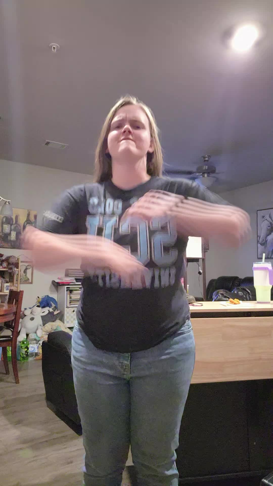 @RandomQueen25