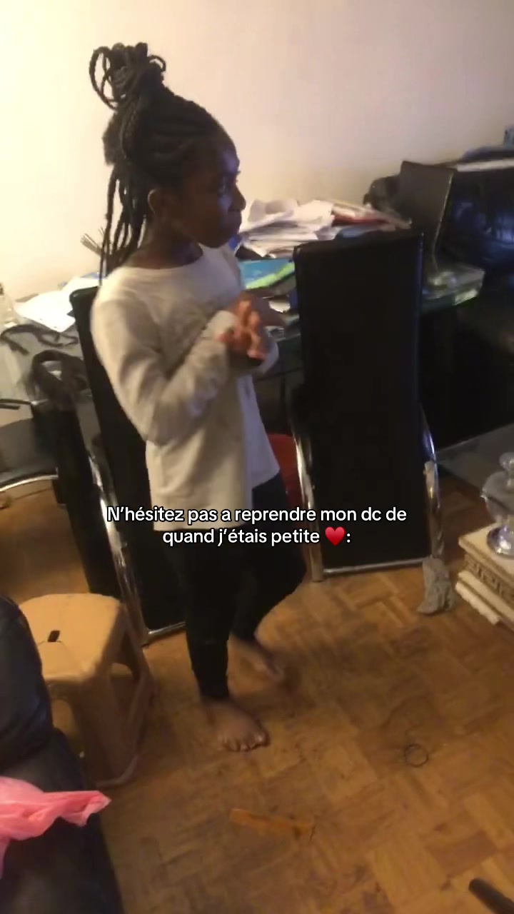 @JE SUIS HYPER DR&Ocirc;LE