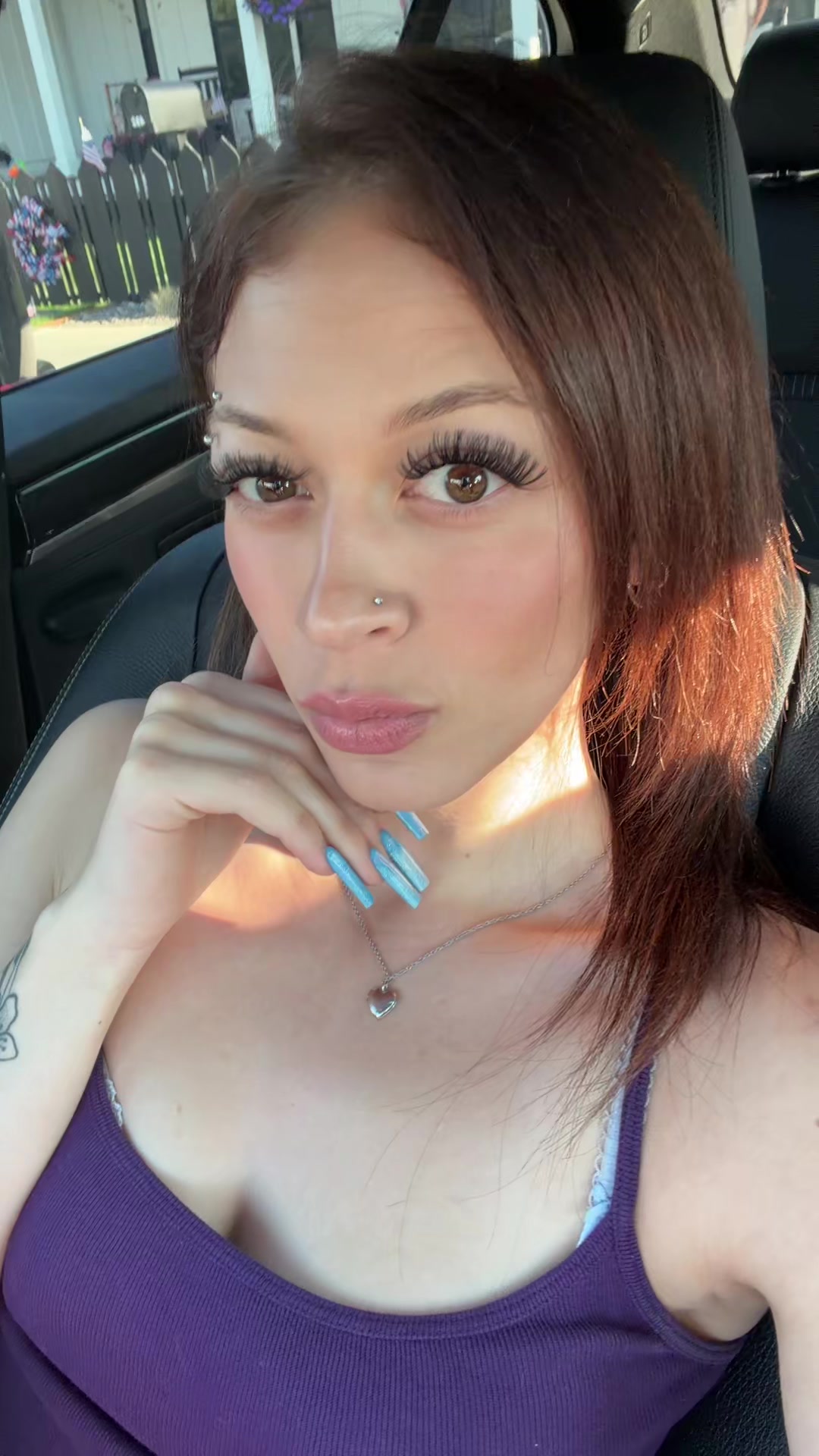 @️