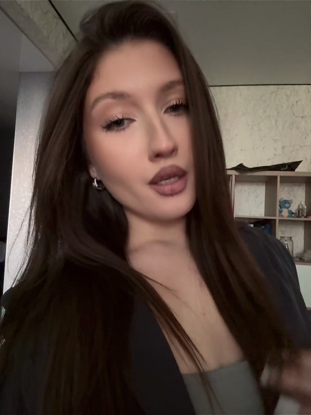 @ℰ