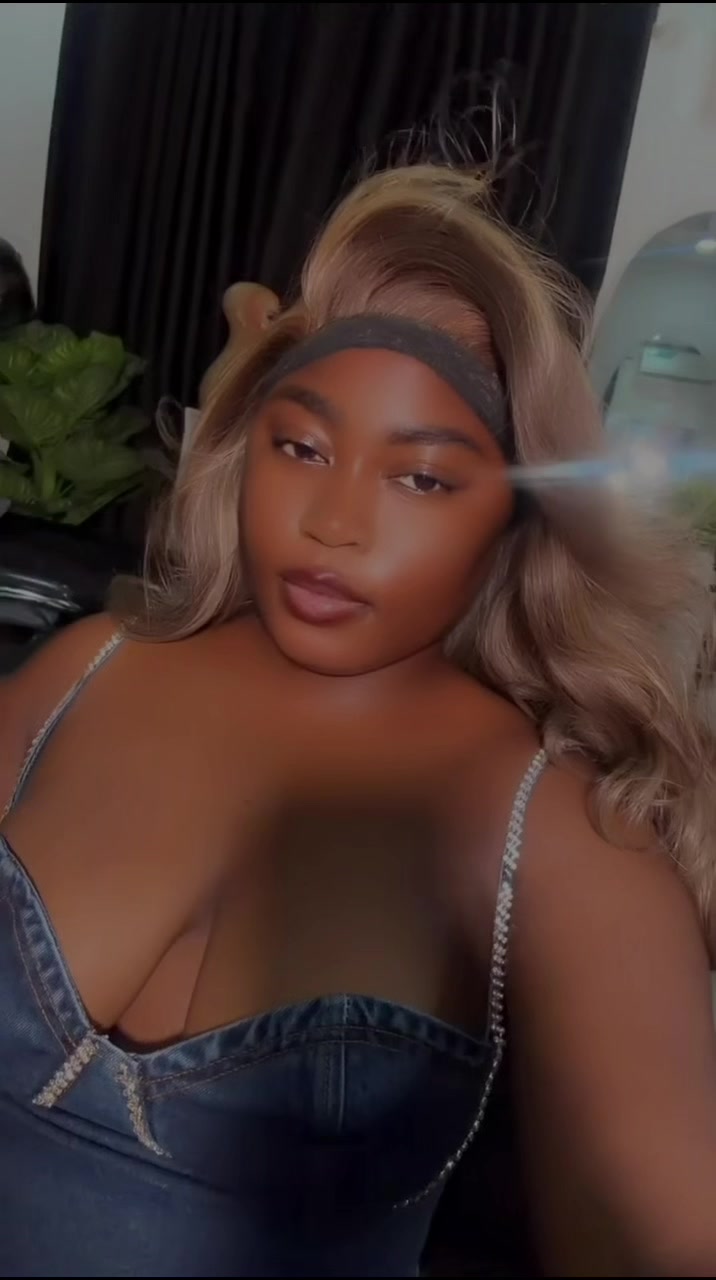 @Ella🌚
