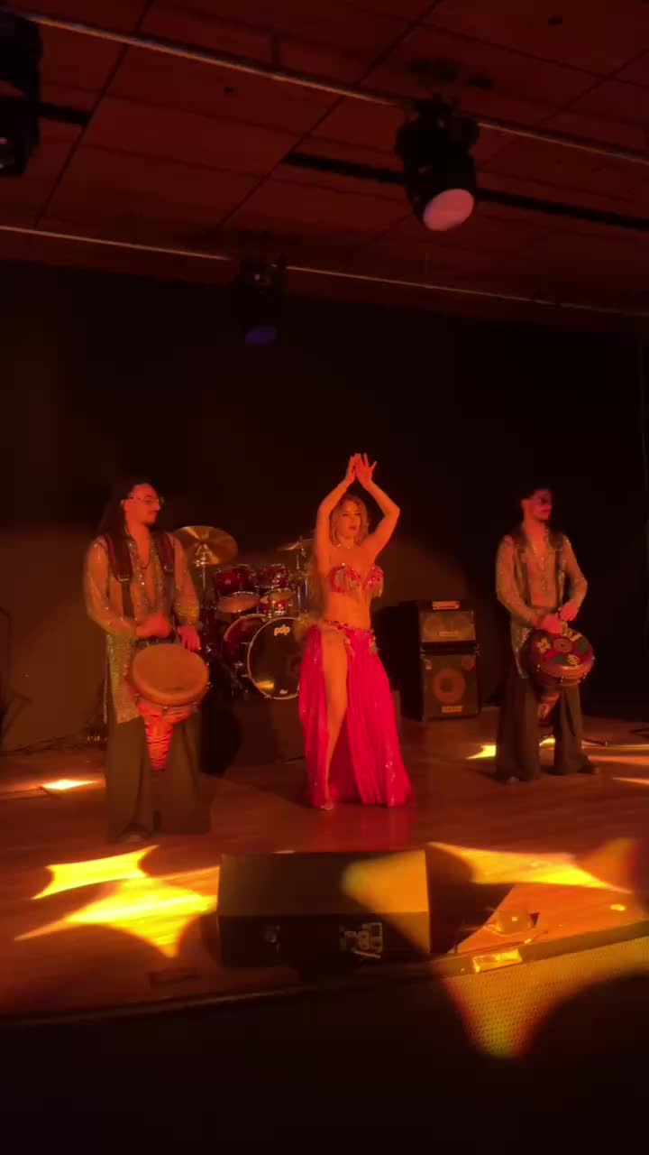 @Oxana Bazaeva