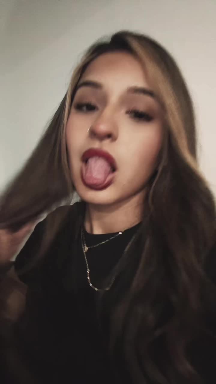 @🥂