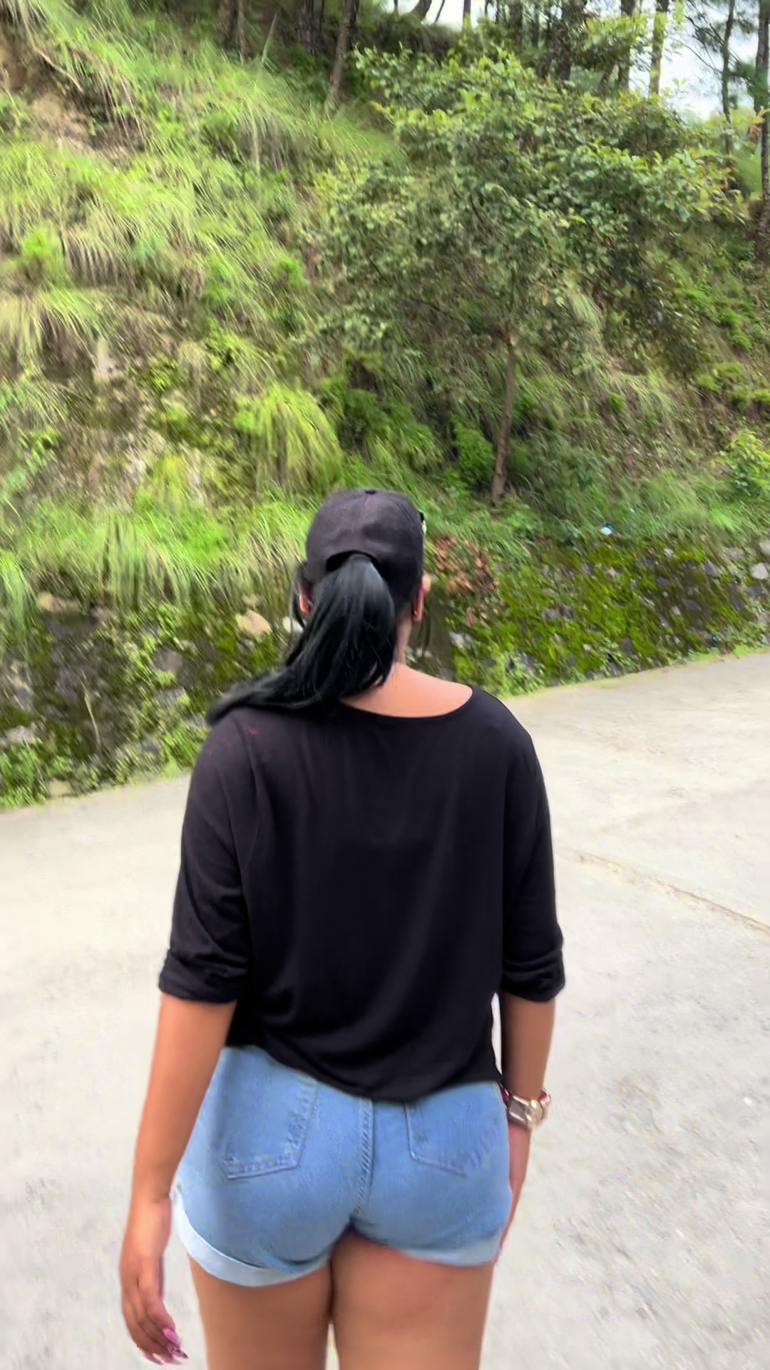 @samjuthakuri21