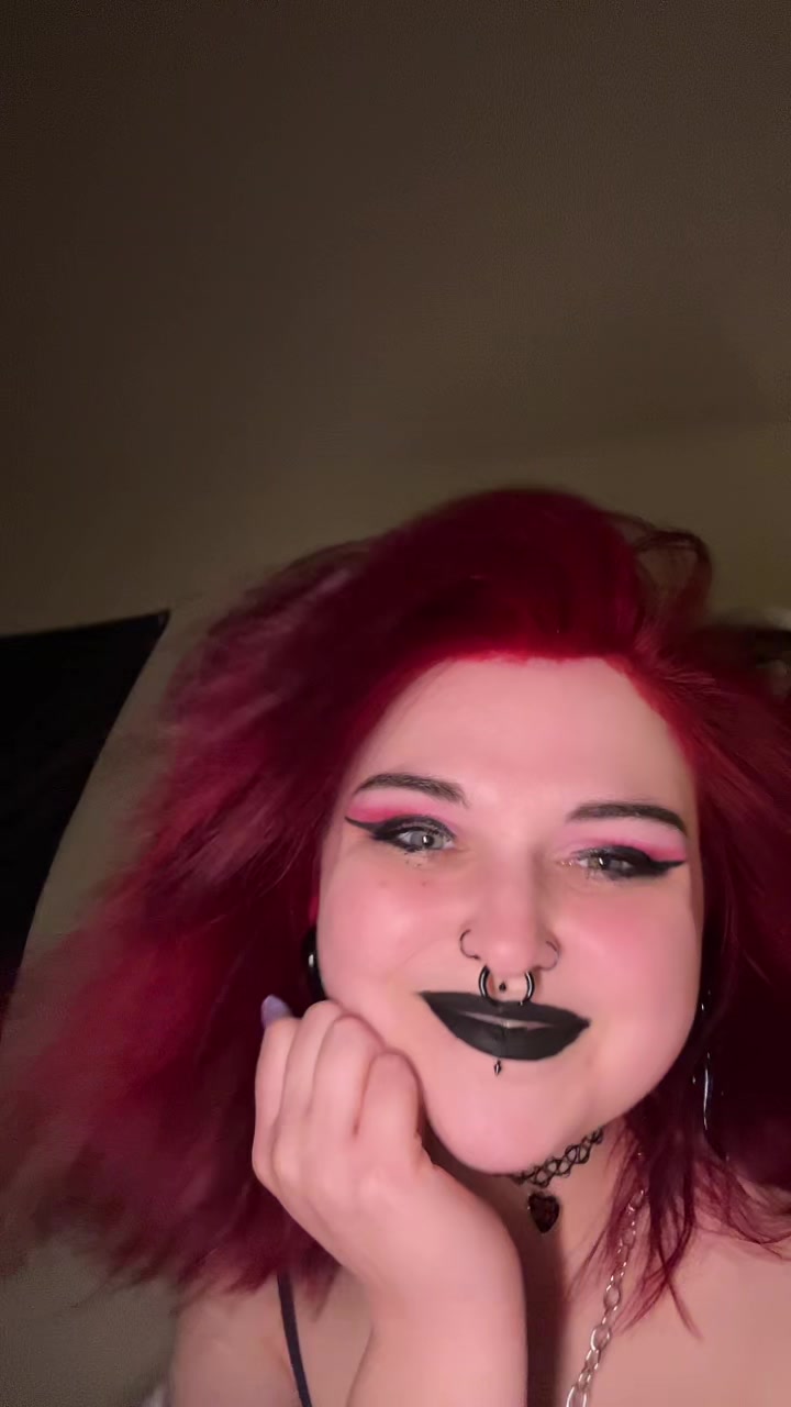 @hauntinglyradgirl