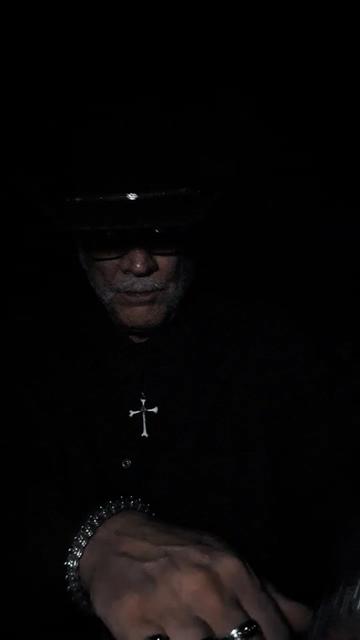 @THE MAN IN THE DARK๐๐๐๐