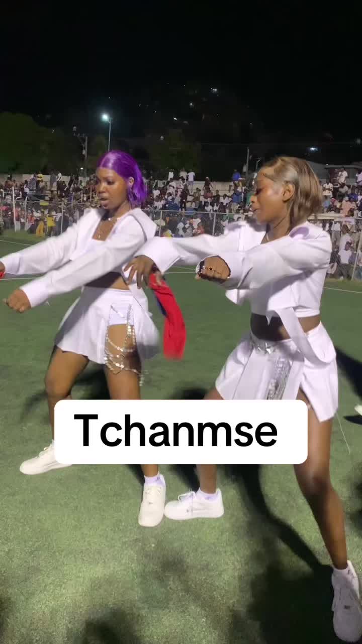 @D&egrave;nyel&egrave;_promo18