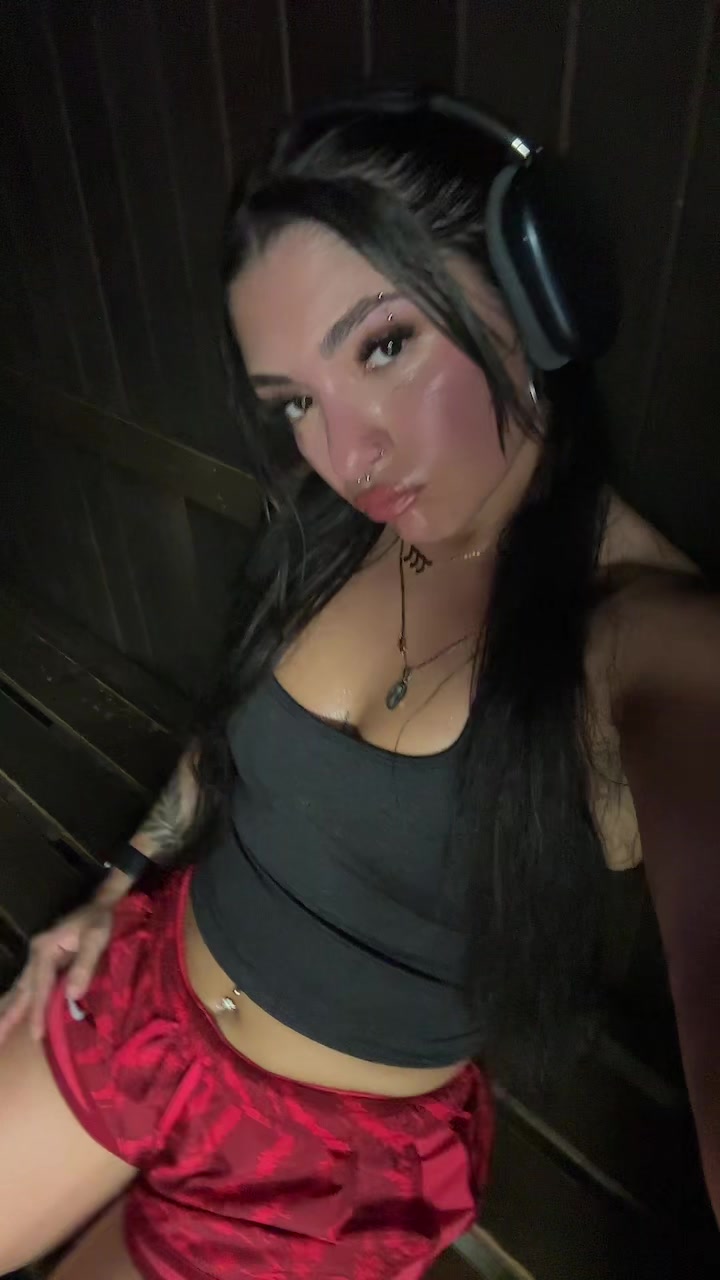 @idklani777