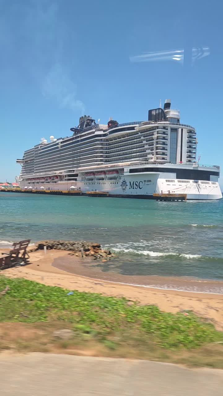 @Whit the Cruise Queen⚓️
