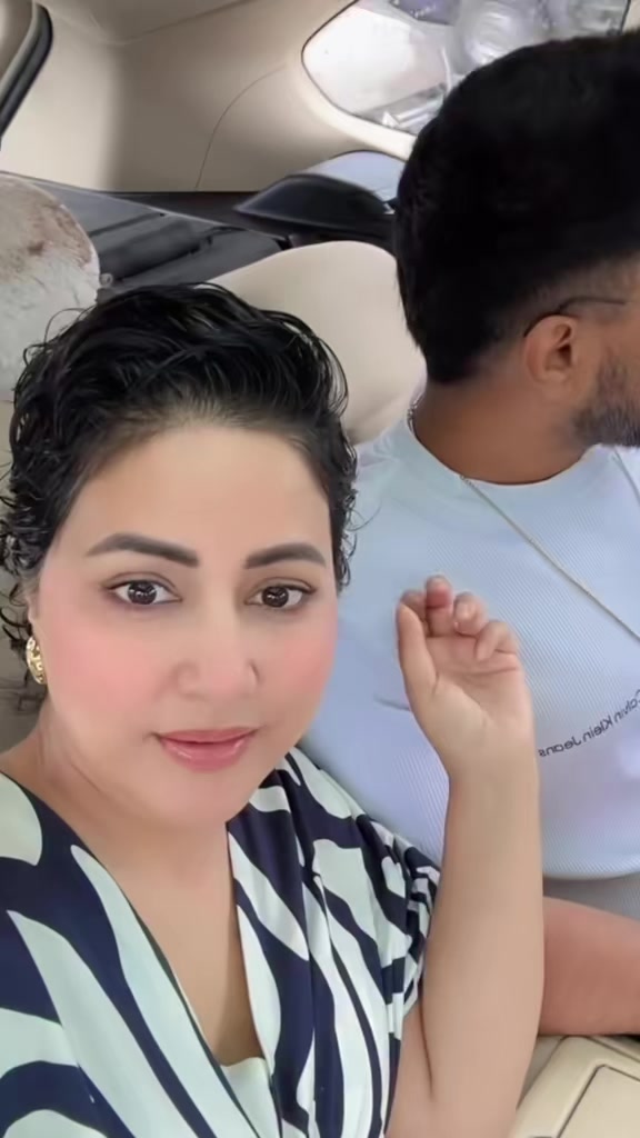 @Hina Khan 💎
