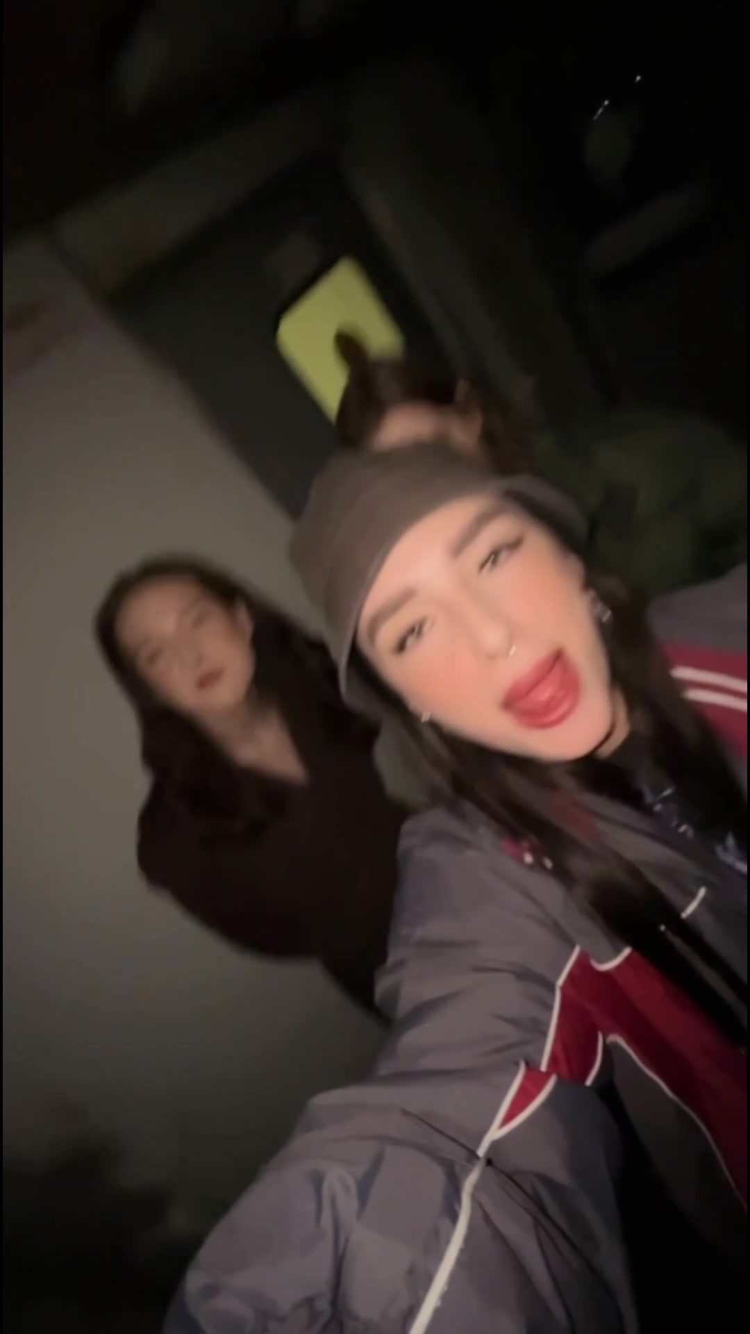 @ививюха🐸
