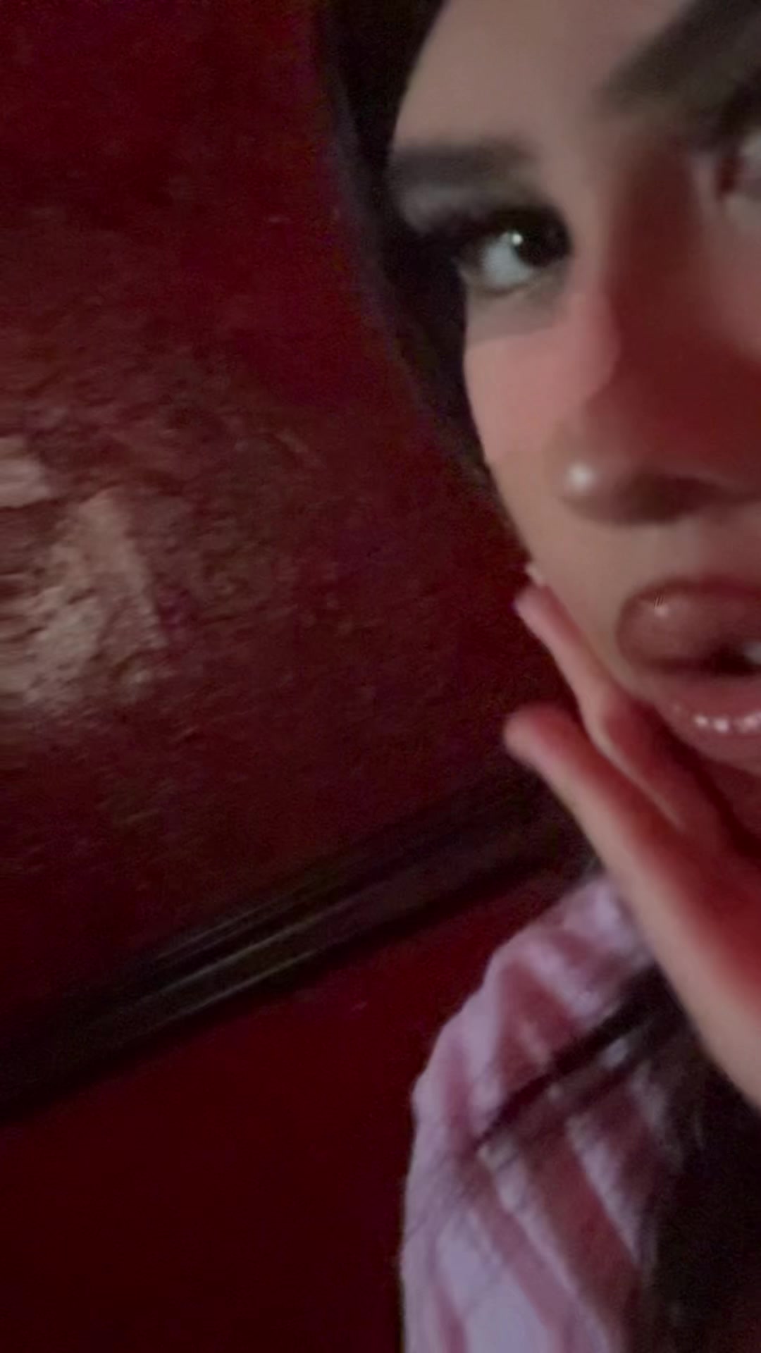 @>,..,<