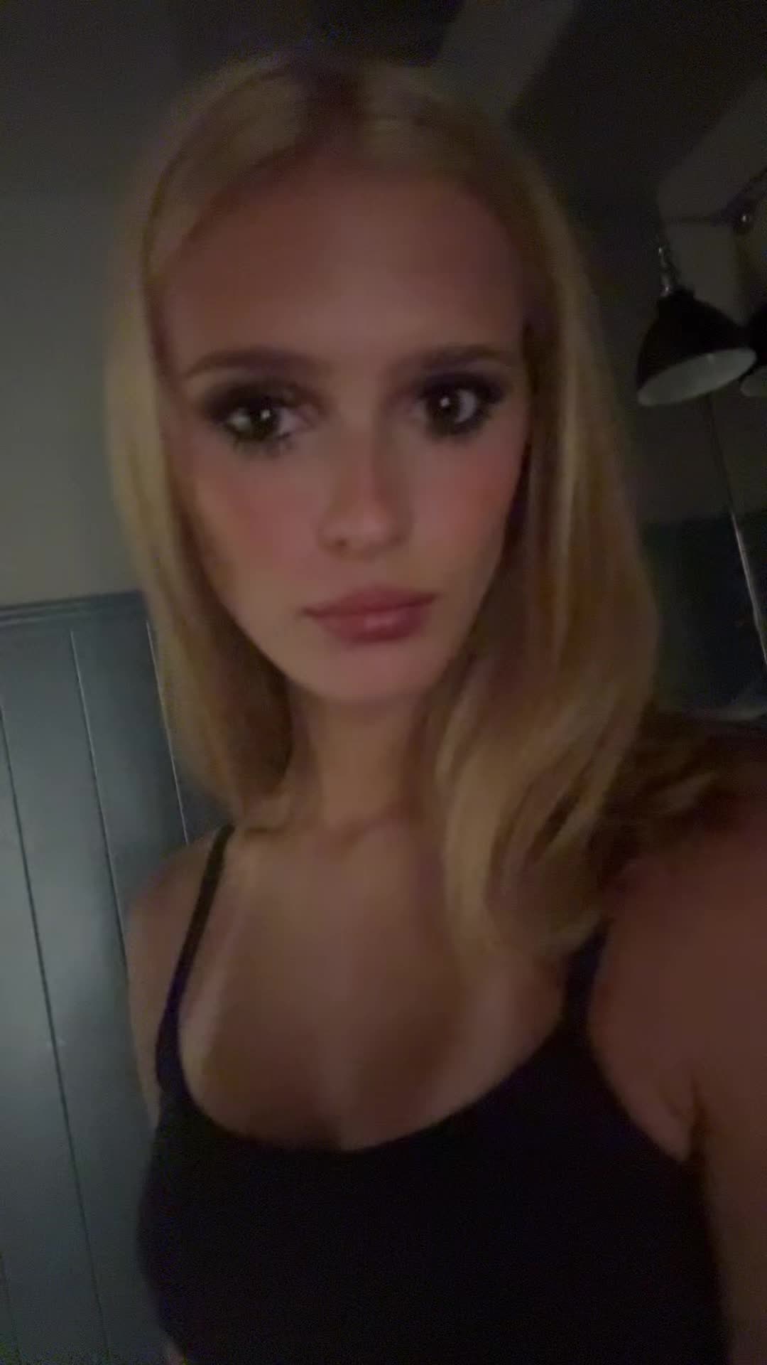 @𝔽