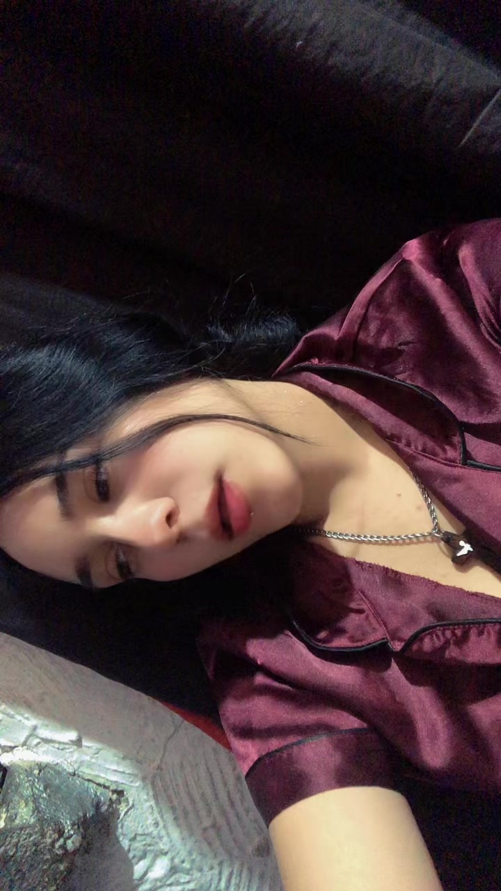 @Nina Santana 🖤