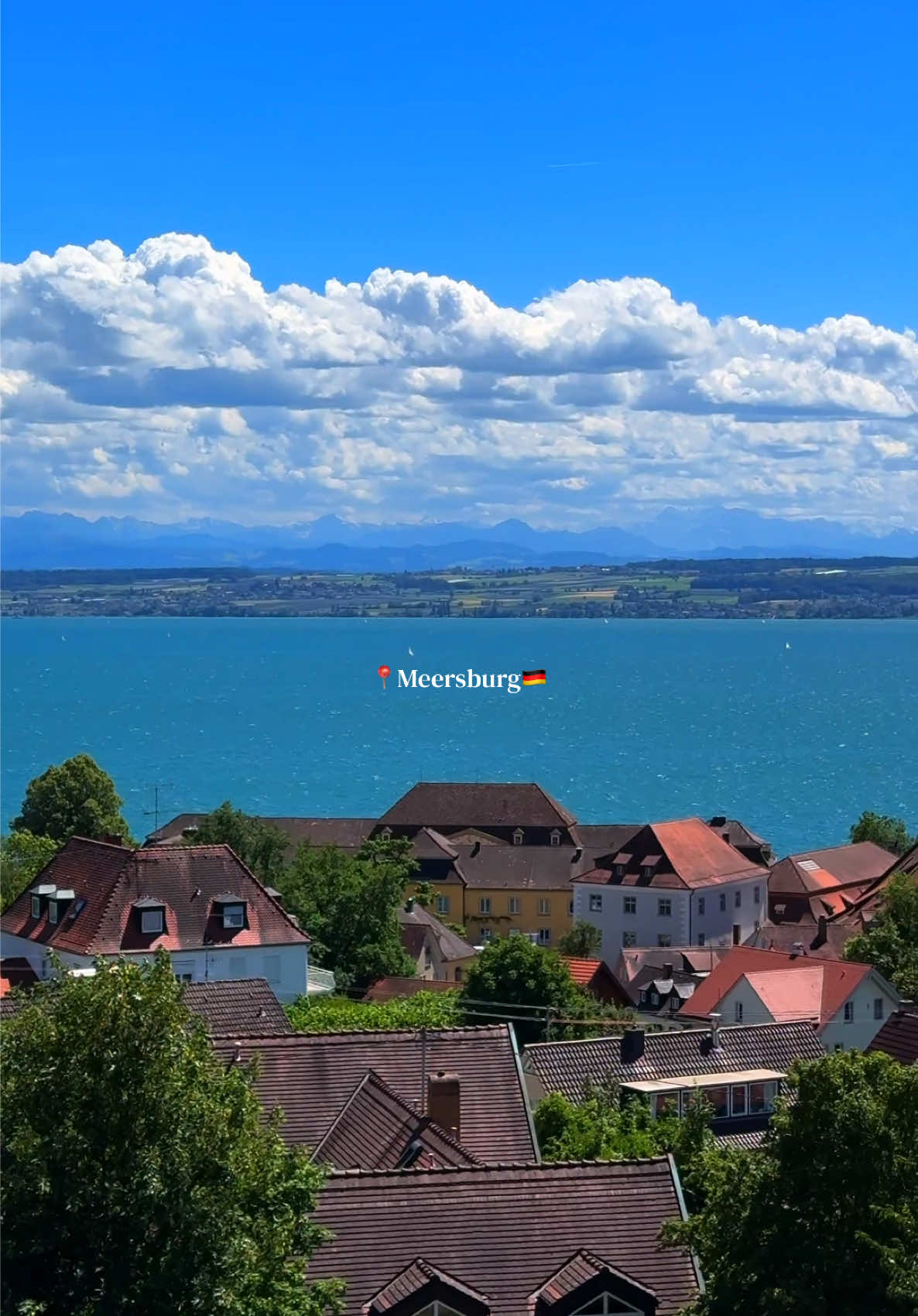 @TravelVibes