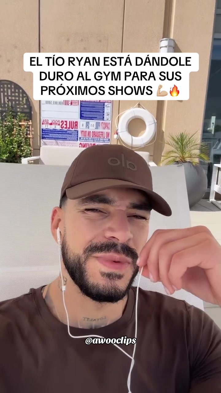 @AWOOCLIPS