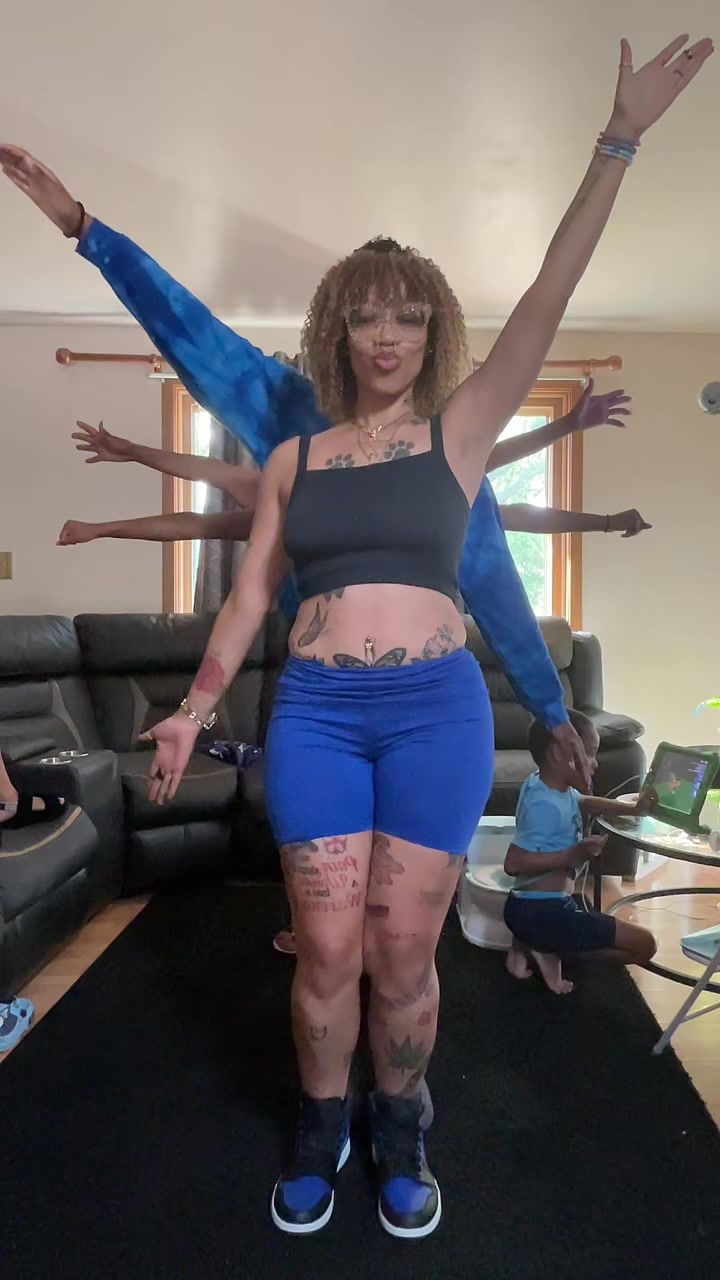 @Fontesha 🦋 🤎🧨