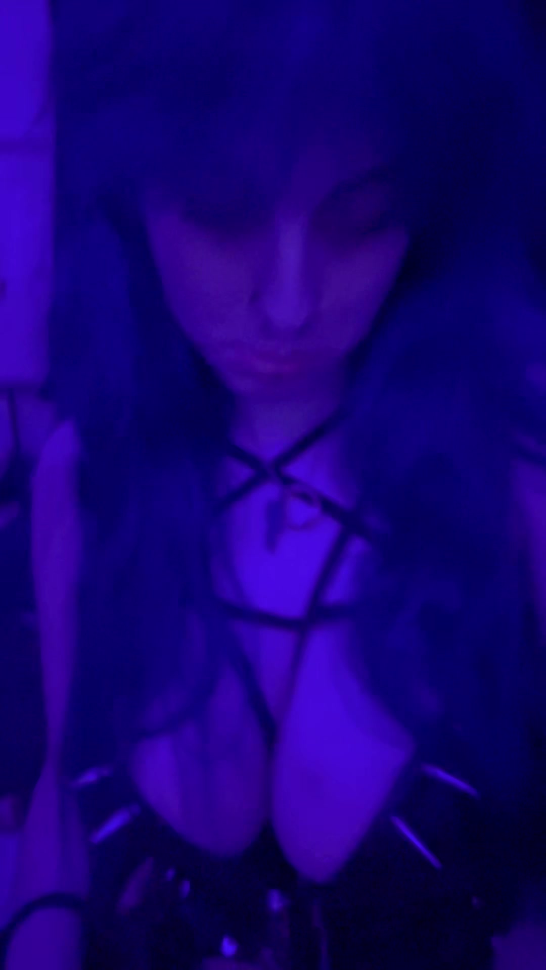 @Ez