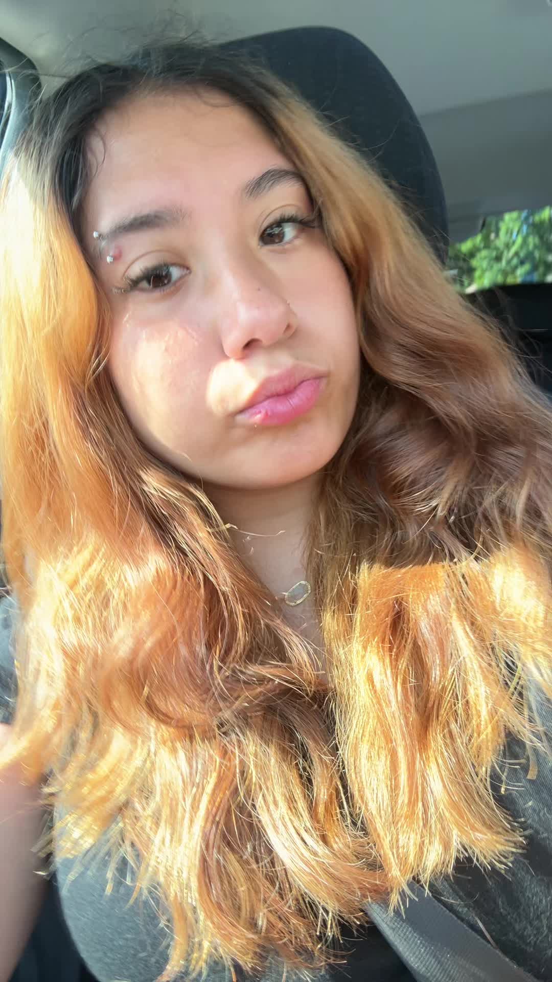@miavela333