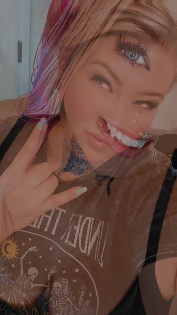 @⛧𝓣𝓱𝓪𝓽 𝓦𝓲𝓽𝓬𝓱 ⛧