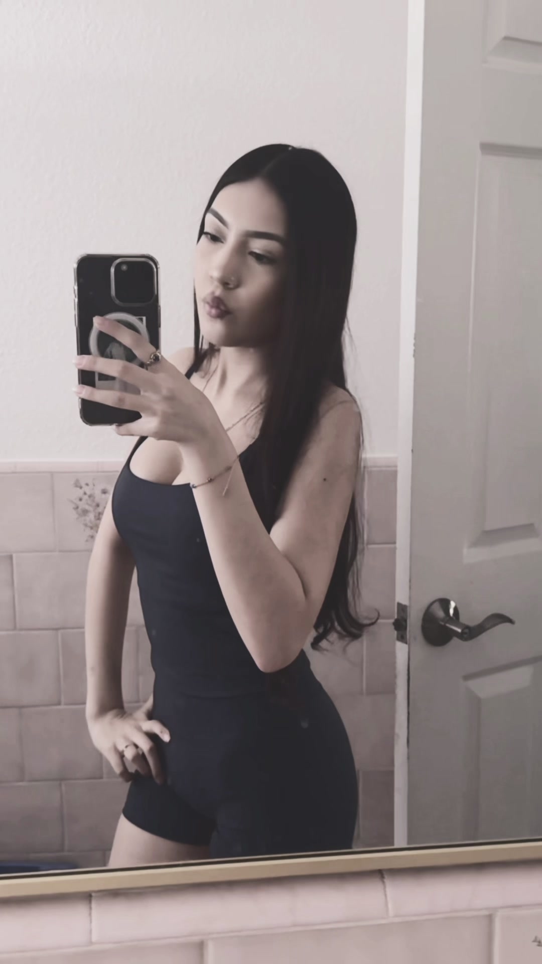 @𝐀𝐏𝐑𝐈𝐋 𝐌𝐀𝐑𝐈𝐄𝐄 🦢