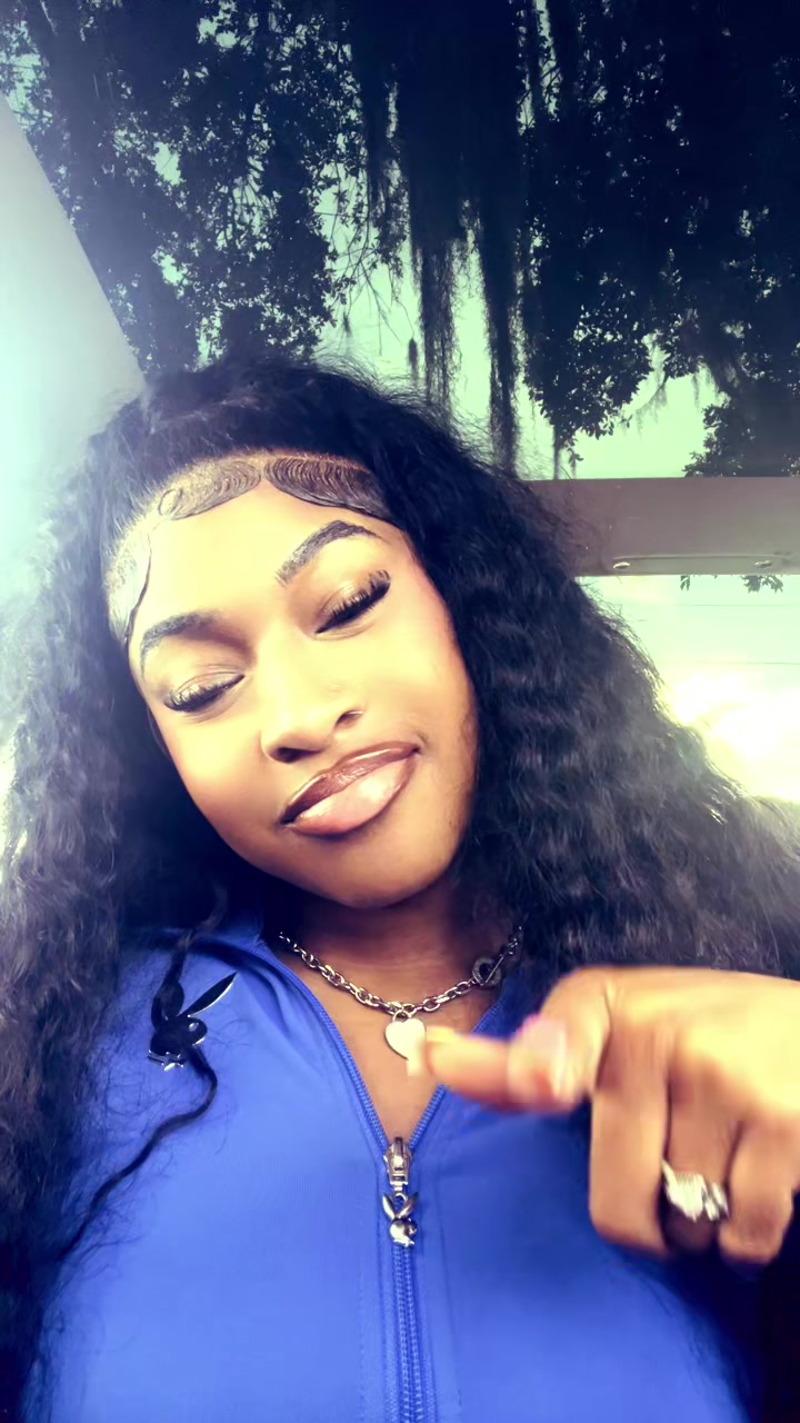 @QueenNae