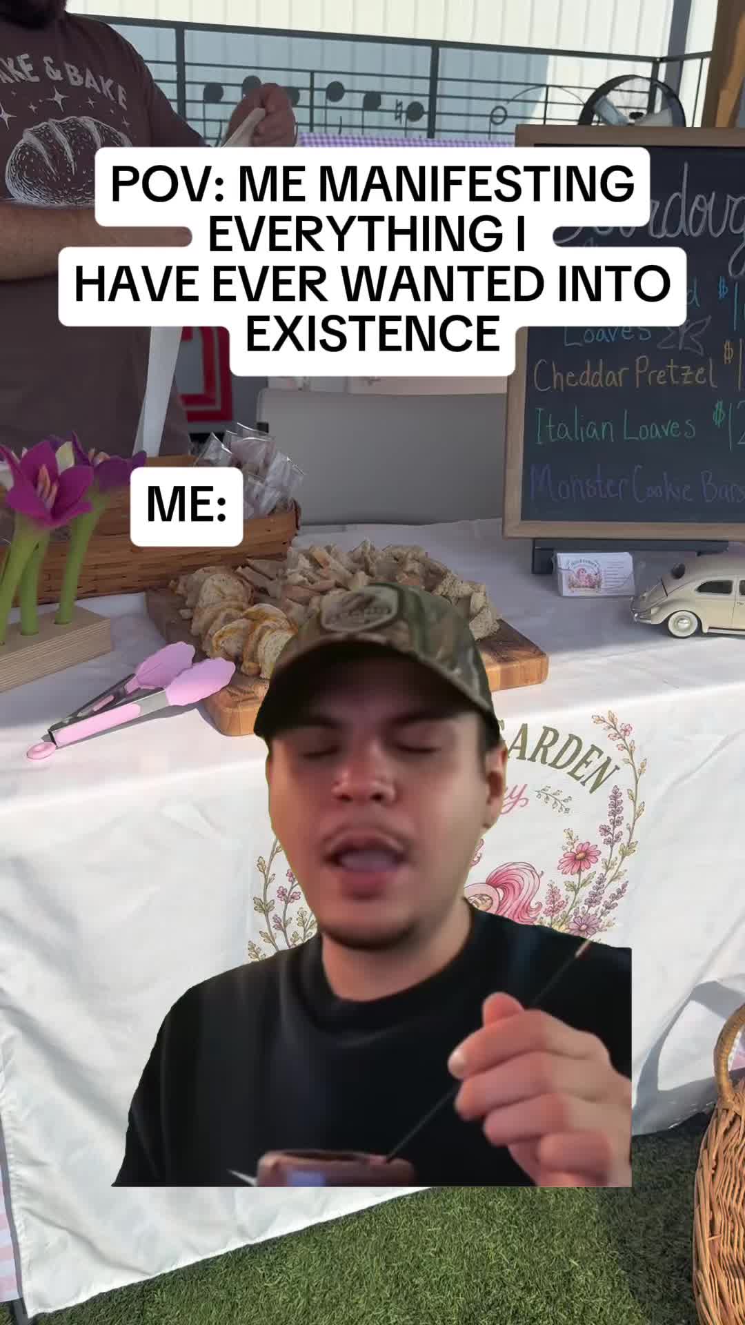 @Hali Holt 🥨