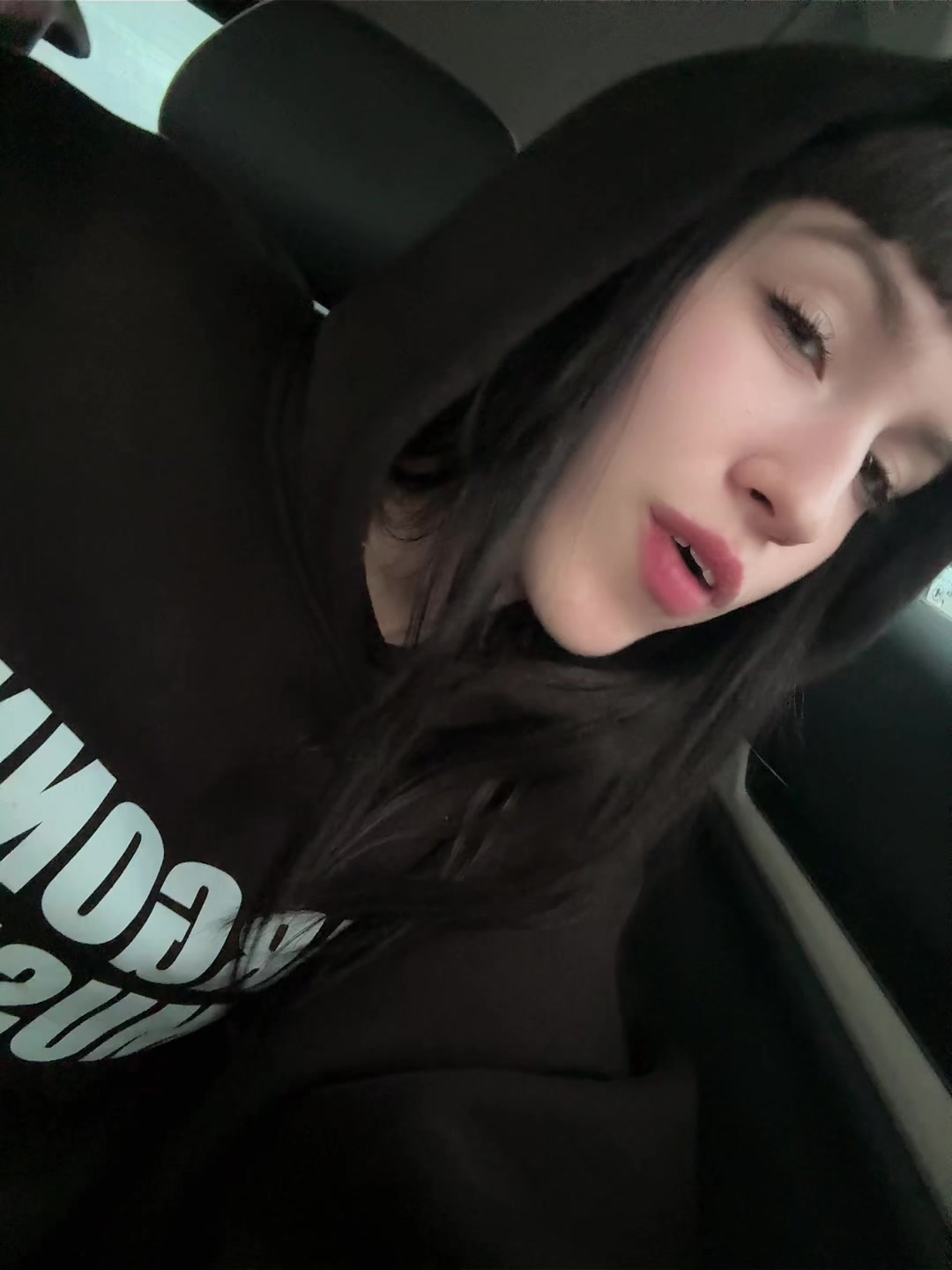 @Jozelie