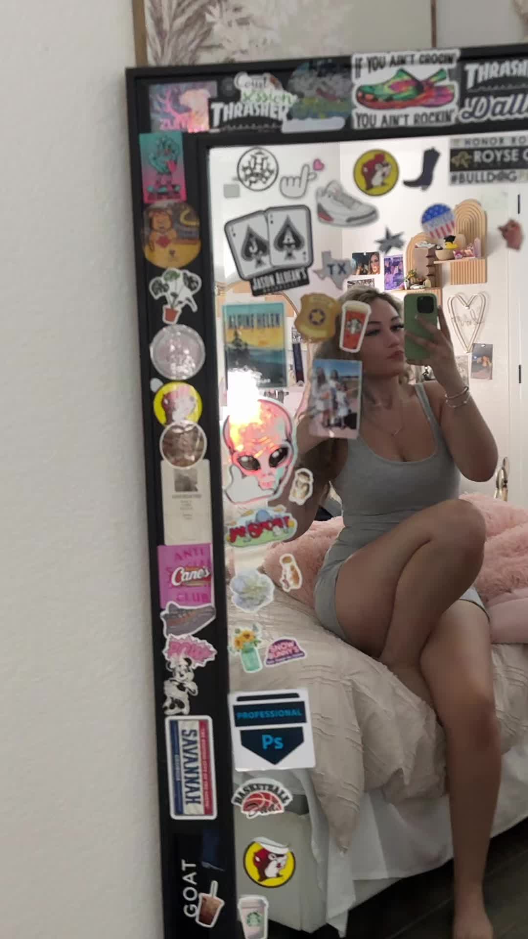 @🪩