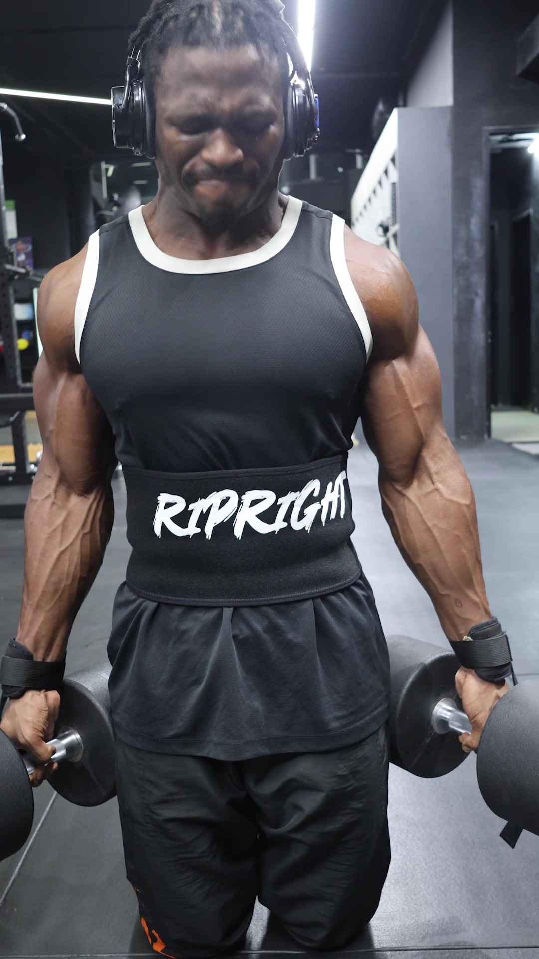 @Muscleboii