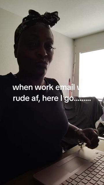 @BADDIE_AUNTI