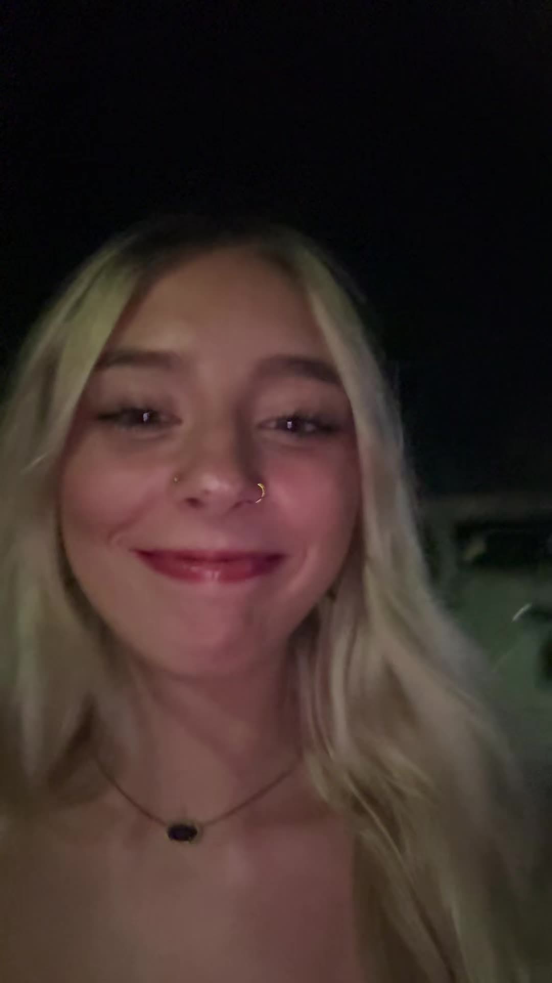 @bella