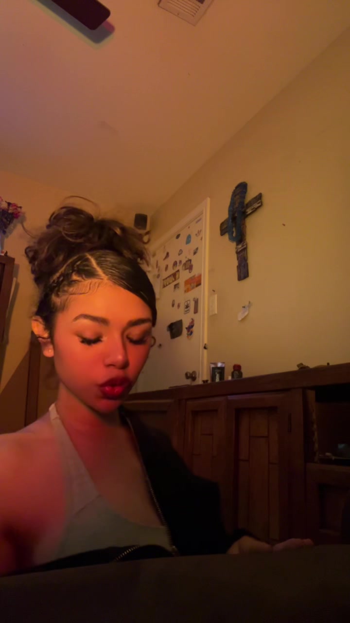 @daniela