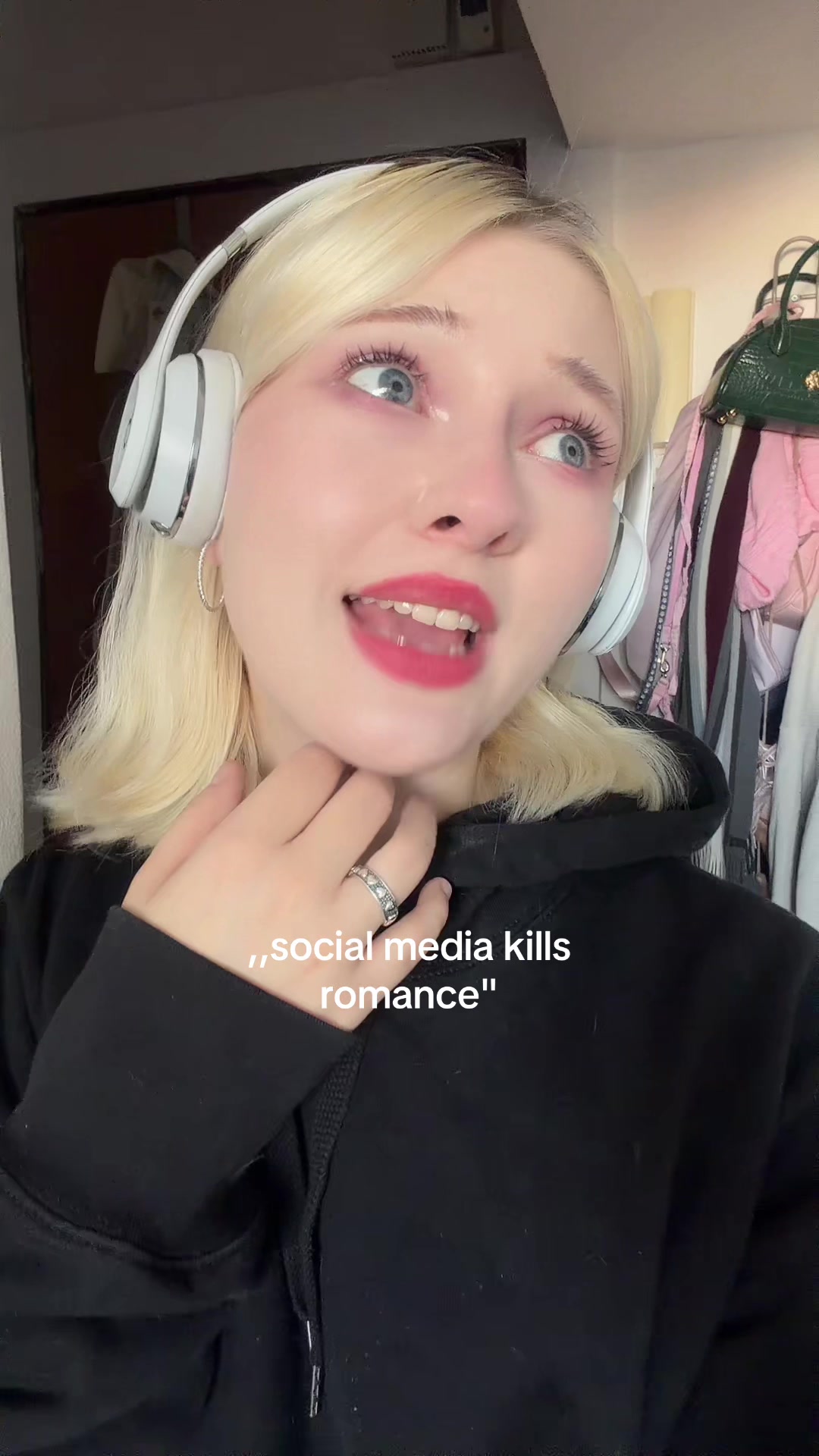 @janie_